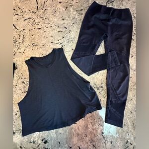 Navy Fabletics Set w/seamless high-waisted mosaic 7/8 leggings & top … sz Small